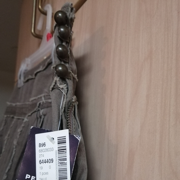 NWT Reitman a pleated khaki skirt - Picture 2 of 2